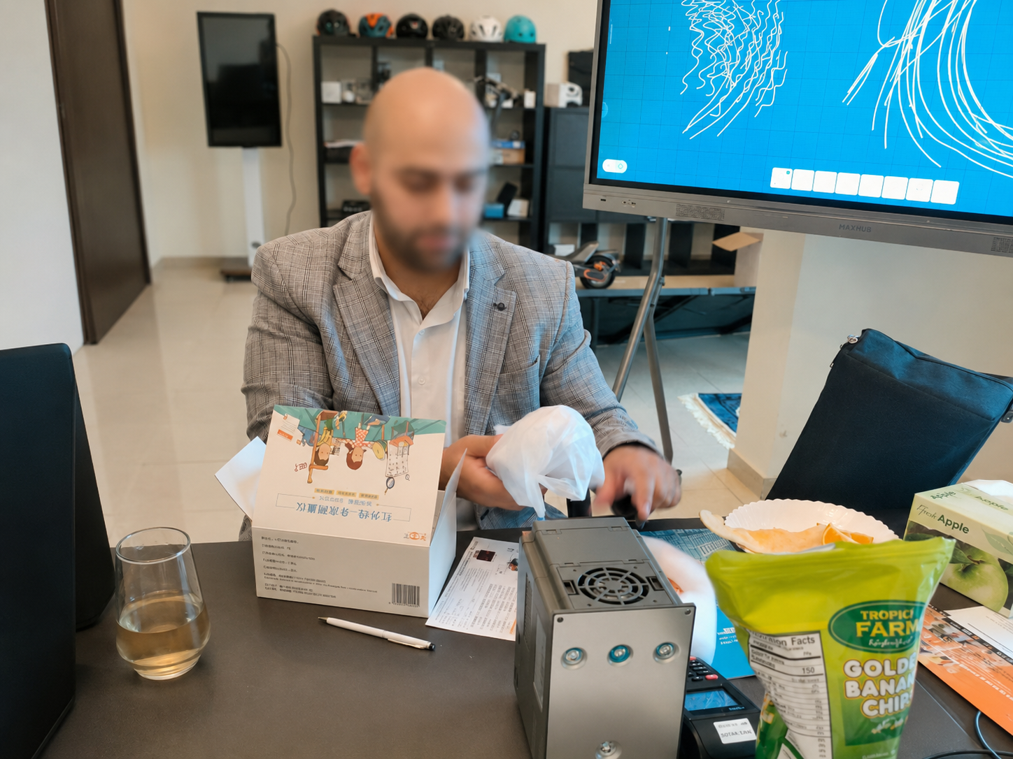 Customer visit for smart lock sample review and discussion